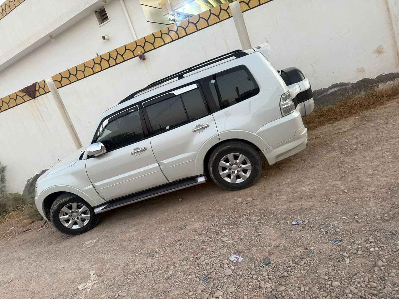 السلام عليكم باجيرو موديل 15سياره فول خليجي مكينه 3500 مواصفات حبتور دمام ثلاجه 3قطع تبريد بنو وامه مري شفط سياره نضيفه مال جناي ماشيه 150حقيقي (حادثه جدا بسيط بيه بارد جاملغ وبنيد مبدليهن وموجودات البلادي مالتهن يرجعن بارد حته صبغ ما واكع) سعر 190وبي مجال مكاني بغداد ***********
