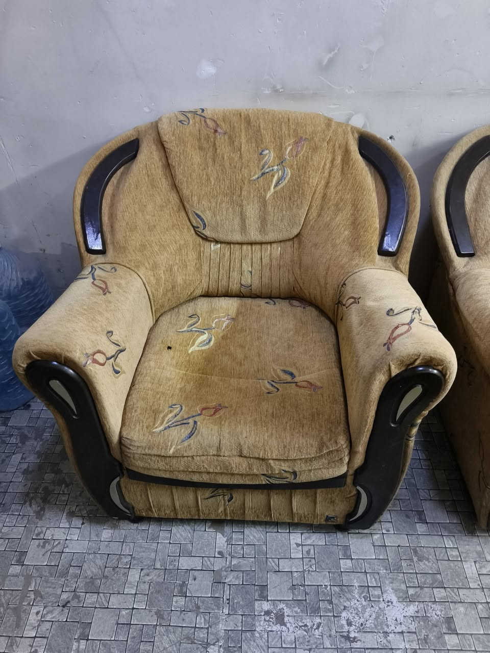 سلام عليكم
للبيع قنفات مستعملة


**إذا كنت صاحب هذا الإعلان وتريد حذفه لأي سبب، رجاءا أرسل رسالة إلى الدعم الفني**
