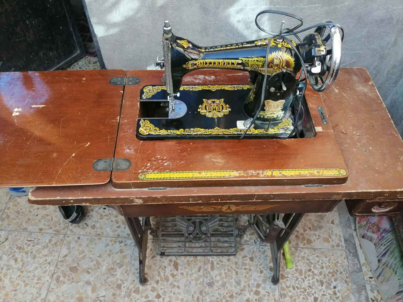 السلام عليكم... مكلف بالنشررر...
ماكنة خياطة نوع فراشه ياباني نضيفه شوفة عينك كل خلل مابيه ع فحص ماطور كهرباء كلشي بيه شغال ونضيف مكانه مركز الديوانية.. هذا رقم راعيه *********** سعره 100 وبيه مجال ان شاء الله
