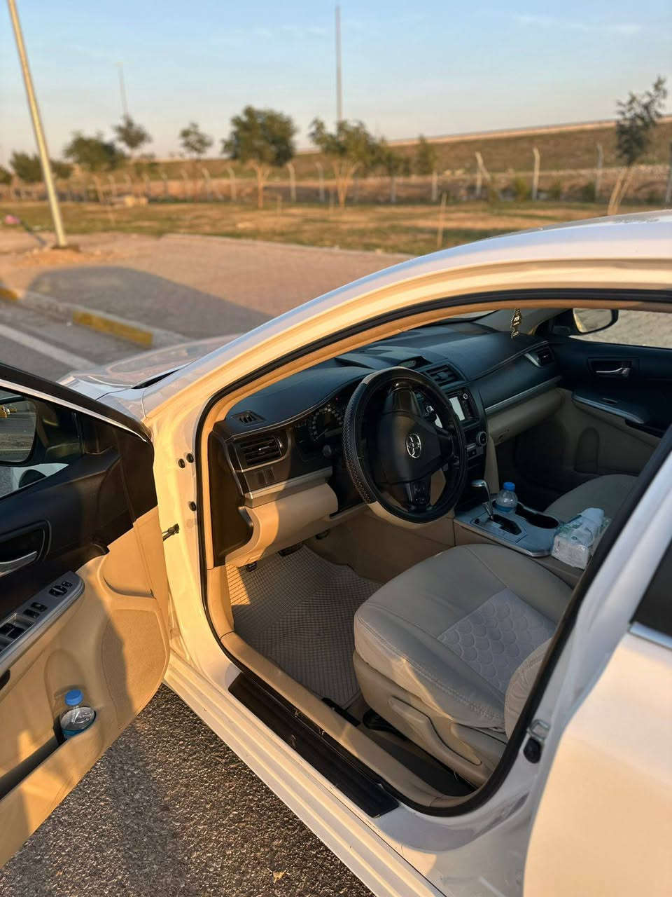 كامري خليجي 2016
ابيض ثلجي  مواصفات GL
كير ومحرك شرط ما مفتوح ماشيه 130 KM 
سنويه وهزه ورقم كله جديد بسمي  
4 تايرات جديده  بطاقه بنزين 
بيها ثلاث مكانات صبغ بدون دواخل   
موجوده في السونار 
مكان السياره كركوك 
سعر 175 وبي مجال 
استفسار ***********
