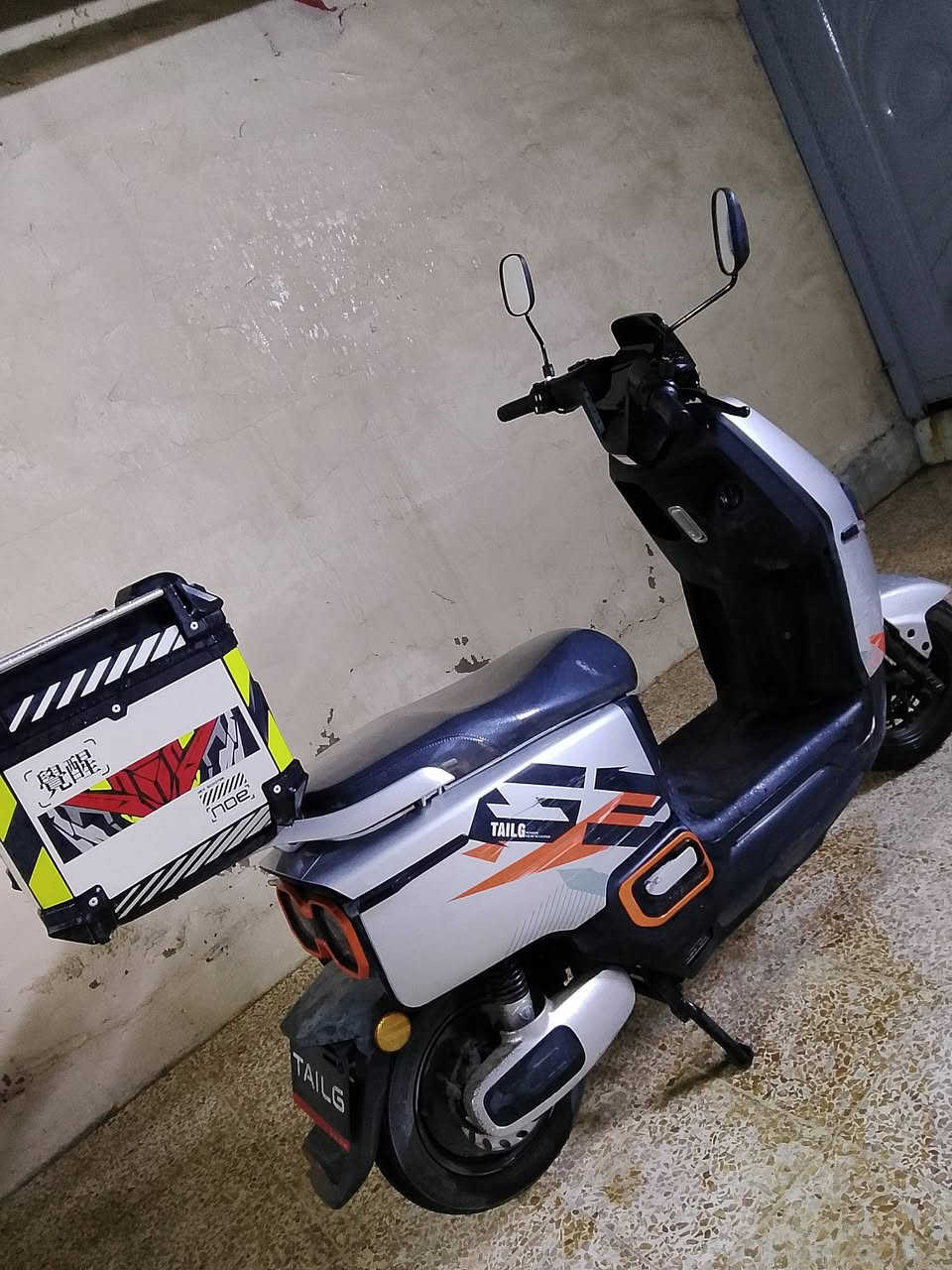 ماطور جديد ونظيف مستعمل قليل جدا لامصلح ولا مفتوح السعر 750 للاستفسار الاتصال عالرقم ***********
