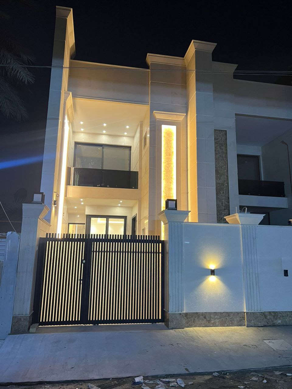 للبيع دار سكن بناء حديث درجة اولى 🏦

المساحة 150م 📏 واجهة 5 * نزال 30

📍 زيونة محلة 710 مربع ماهر عبد الرشيد

يحتوي على 4 غرف نوم واستقبال وحولي ومطبخ وخدمات

لمزيد من الاستفسارات مراسلة الصفحة او التواصل على الرقم الآتي:

☎️ *********** / شركة الجوهرة 💎

او زيارة موقع الشركة الكائن في:

📍 زيونة - محلة 710 - شارع القاعة الملكية - مقابل جسر الأمانة

🔍الشركة مجازة رسمياً من غرفة تجارة بغداد - إستثمر بأمان 🔎

📝 نستقبل كافة طلباتكم وعروضكم وعلى مدار الساعة ⏱️

"اتصل بالجوهرة والي تريده تبشره"💎
