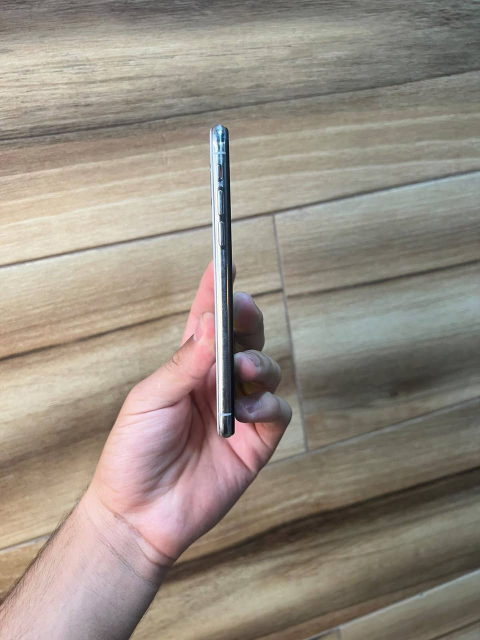 السلام عليكم.
iPhone XS
الذاكرة 64 .
البطارية 70 .
الجهاز نظيف 100% .
الجهاز ابلادي كله شاشة اصلية.
1SIM
جهاز مناسب للأستعمال اليومي والتصوير والألعاب.
هـ.  ***********
السعر مناسب.
موجود اتصال و واتس اب و فيس بوك.
