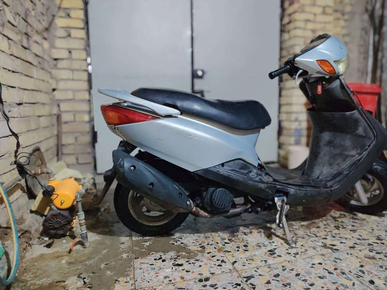 سلام عليكم بريز DH  دراجه شلعه ومعدل مجفتهة مره وحده  دراجه مابيهة نقص 380وبي مجال
شعب شارع الصحة ***********

