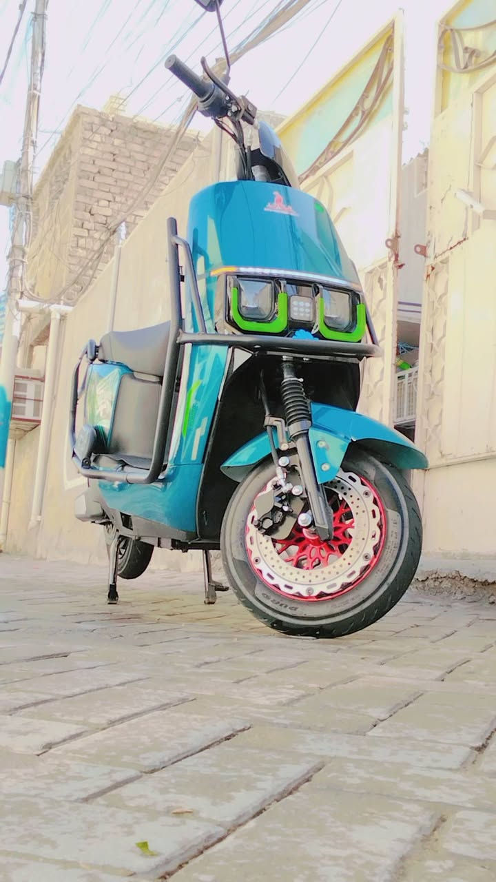 سلام عليكم دراجه شحن ام عيون للبيع الله شاهد الدراجه صار اقل الشهر من منزلها زيرو دراجه بعدها جديده سرعتها 99 مواصفاتها مثبت سرعة نظام بك كلوب زنون عالي ناصي سعرها 925 مكاني مدينه الصدر قطاع 60 رقم هاتف *********** ما متواجد عل فيس
