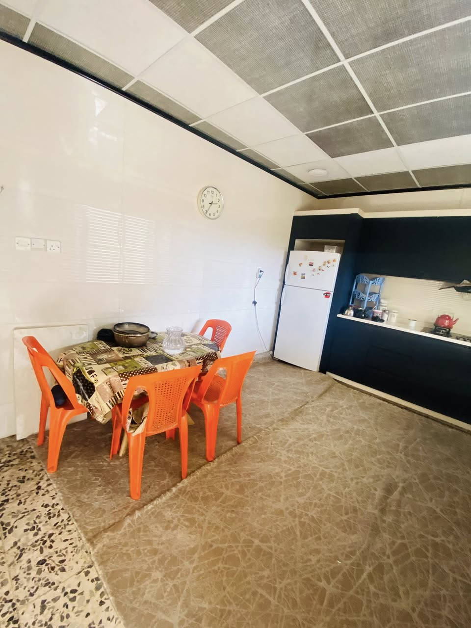 دار للبيع 
حي القادسية الثانية ( الفرع المقابل بدالة الزهور ) 
المساحة 202 متر 
طابق ونصف 
الطابق الارضي : مطبخ واستقبال وهول وغرفتين نوم وصحيات 
الطابق الثاني : غرفتين نوم وهول وصحيات 
للتواصل والاستفسار 
زيارة احد مكاتبنا 
او
الاتصال على احد الارقام 
***********
***********
***********
