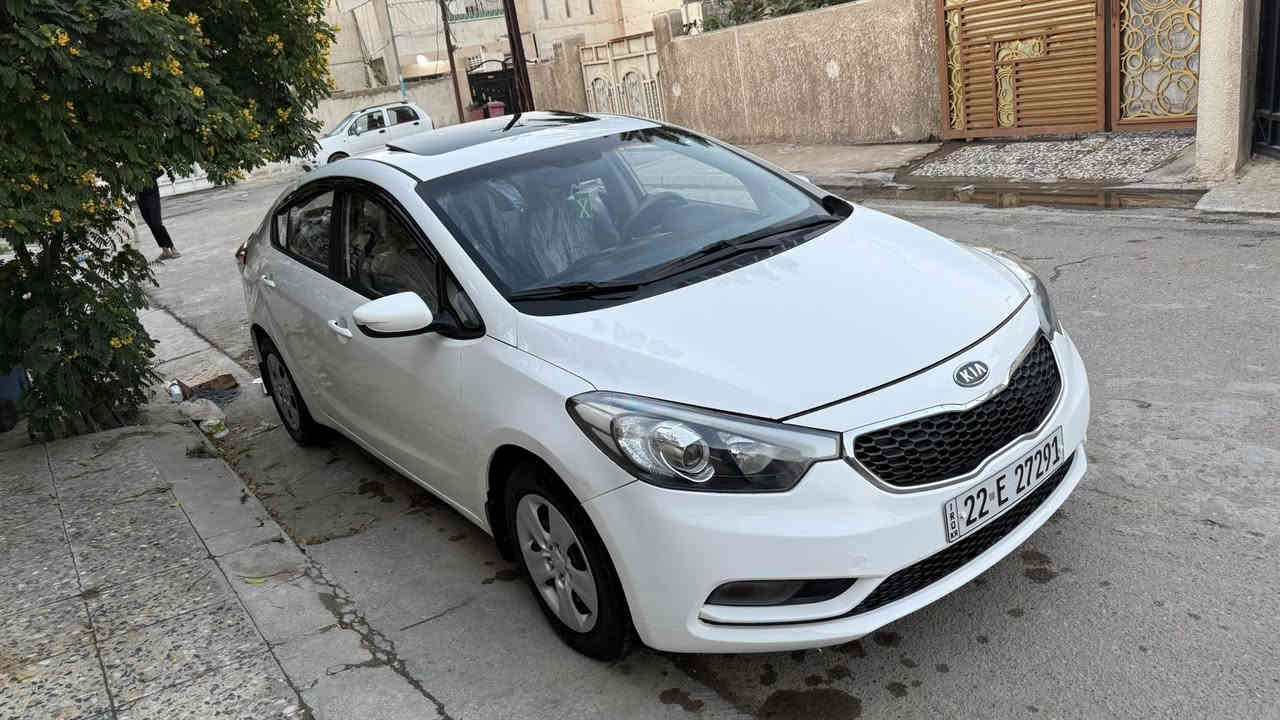 سيراتو خليجي موديل 14 فول موصفات عدى بصمه 
سلايد روف 
تحكم ستيرن 
لد امامي و خلفي 
مودم درايف 
محرك دوش 1.600 
سنويه و هزه و رقم كله جديد ب اسمي 
مكاني بغداد حي الاعلام رقمي 
***********
