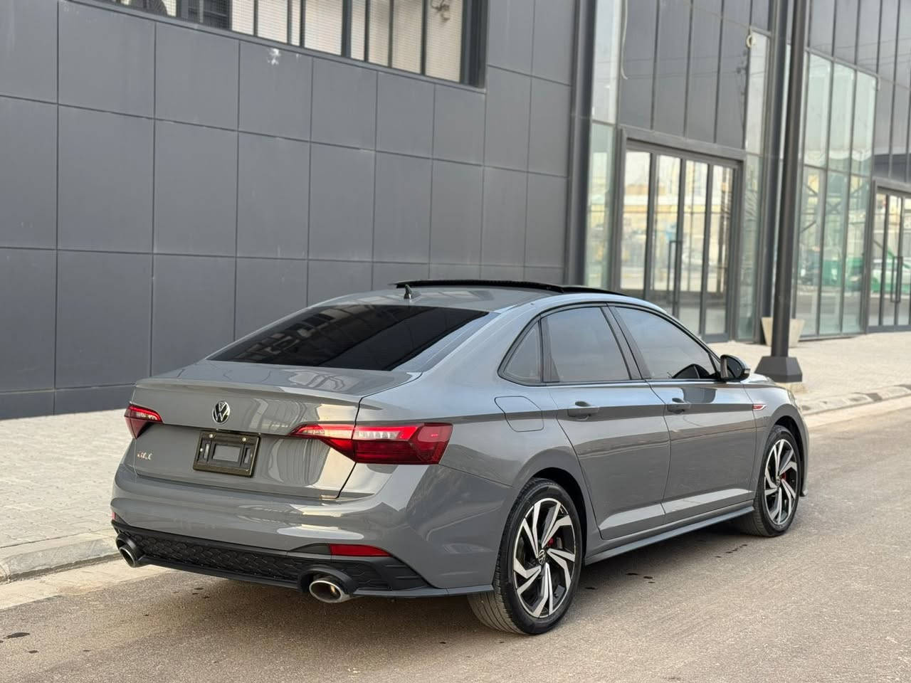 2024 Volkswagen Jetta Gli 2.OT Autobahn
فول 1/1 
ماشيه 16 الف ميل 
الضرر باب خلفي مبدل ببلادي و الصبغ موضح بلسونار 
صور الحادث بلمنشور 
السياره بدرن رقم تترقم شمالي فقط 
العنوان السليمانيه 
سعر 220$ بدون رقم 
***********
