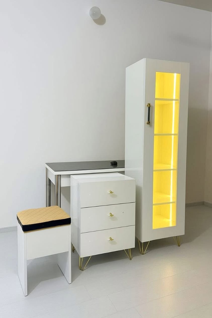 🟢 أريدو
للرفوف والديكورات الحديثة
للصيدليات • المحلات • الكوزمتك

تصاميم عصرية
جودة عالية – أسعار منافسة
للتواصل عبر الارقام
***********
***********
