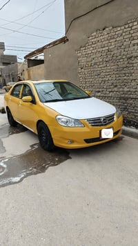 بي واي دي g3 موديل 2013 بيها قطعتين محرك وكير خير من الله كير اوتوماتي...