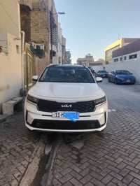 سورنتو ٢٠٢٢ • ٦ سلندر • ٨٠ الف كم