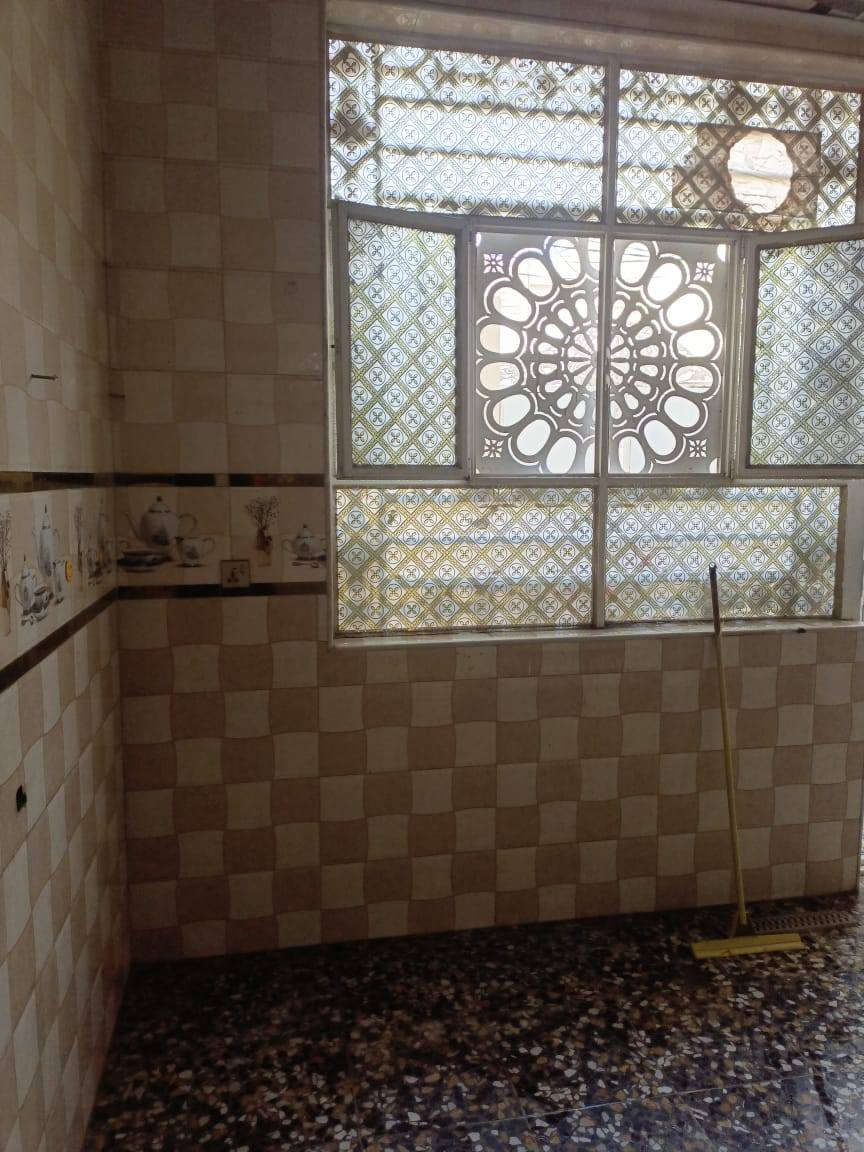 السلام عليكم ورحمة الله وبركاته 🏛️🏛️🏛️
عقار للبيع مساحتة ١٠٠م مربع في الحولي خلف ملعب النجف الدولي جنس العقار بلديه معاملته واصله لتقدير بسم موضف ٢٠ سنه يباع تطلوعه البيت بنائه كونكريت مسلح وطابوك جمهوري وديكورات ثانويه وحدادية درجة أولى كهرباء دفن ومجاري مربوطه لشارع يتكون من غرفه نوم وصالة واستقبال ومطبخ وصحيات مع تخاريج للاستفسار أكثر الاتصال على الرقم *********** جاسم الكرعاوي بي واتساب 🏛️🏛️🏛️
