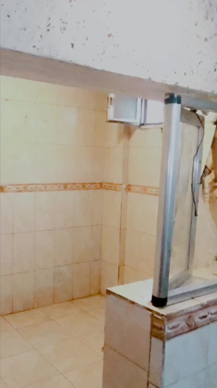 مشتمل للبيع مربع دار السلام قرب نسيج الكوت مساحه 67 ونص واجهه 7ونص نزال 9 قرب المدارس شارع العريض بصف الركن يتكون م̷ـــِْن استقبال وغرفه وهول ومطبخ وصحيات منفصله الارضيه كاشي والسطح شتاكير للاستفسار اكثر 👇📲
***********
***********واتساب
