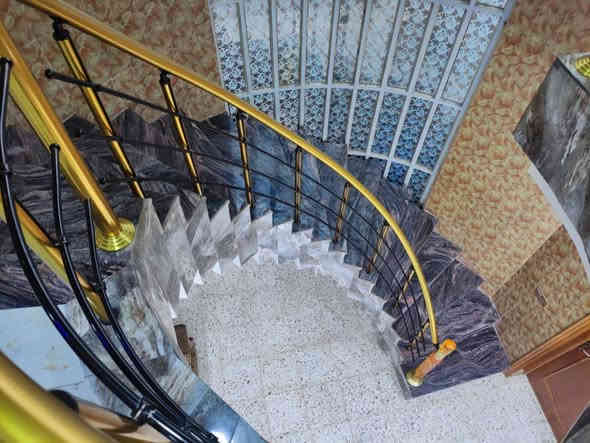 #عروضات_مكتب_قصر_نينوى
 دارن للبيع حي الملايين الأولى قرب ابيوت العناز

المساحة ⬅️250
واجهه15 السعر مناسب 
الطابق الاول ◀️غرفتين  نوم وغرفت طعم صحيات وهول واستقبال ومطبخ 

الطابق الثاني ◀️ثلاث  غرف نوم   وصحيات واهول وبيتونه  

ملك صرف شارع تبليط بعرض 12 اتجاه شروق 

للاستفسار اكثر مراجعه مكتب قصر نينوى  او الاتصال على الارقام التاليه

نستقبل عروضكم العقاريه على الماسنجر أو الواتساب 
 
***********                                 
 
***********  واتساب                        ‬
