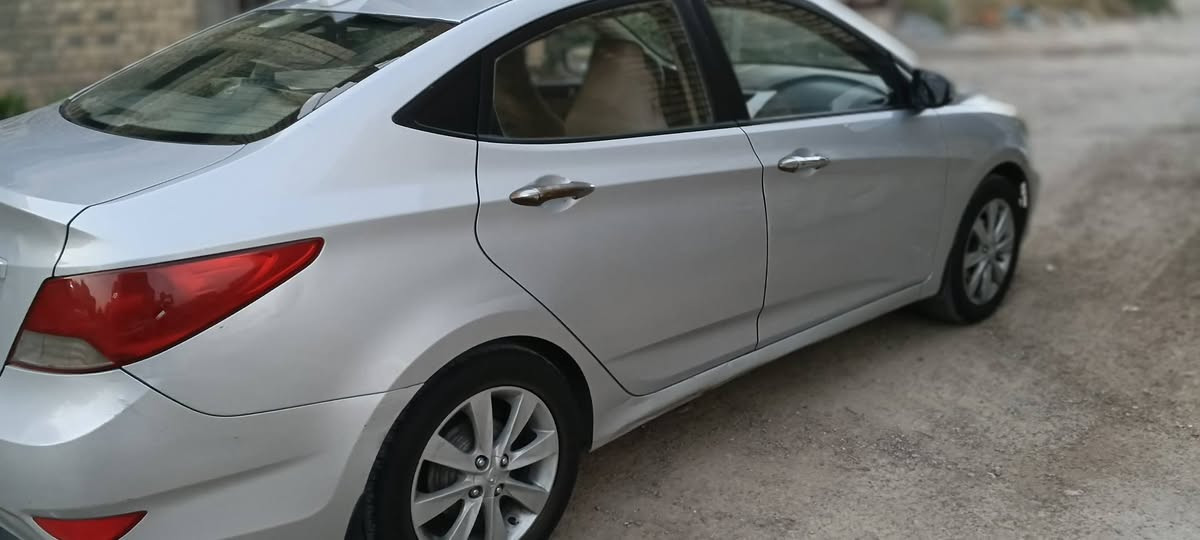 اكسنت 2015 خليجي محرك 1400 كير AT  السعر 78 
***********
