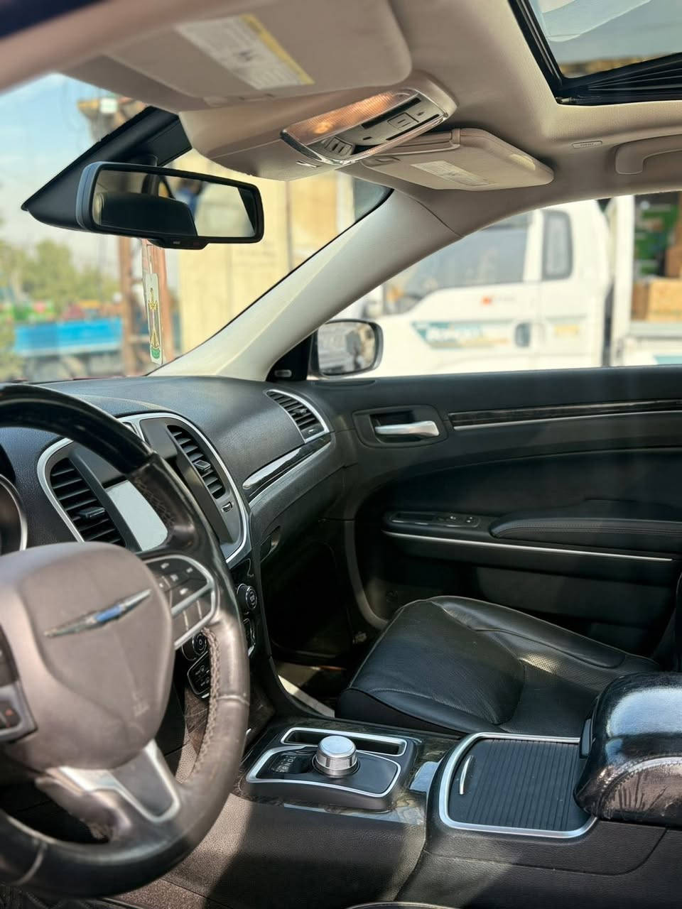 اوباما كرايسلر 300C فول للاخير
دخول جديد كتاب ضباط يعني ماماشيه ابد بلعراق 
ماشيه 47 الف
حادثها كلش بسيط موجود رقم الشاصي بلمنشور
مكان بغداد سعر 272 
***********
***********
