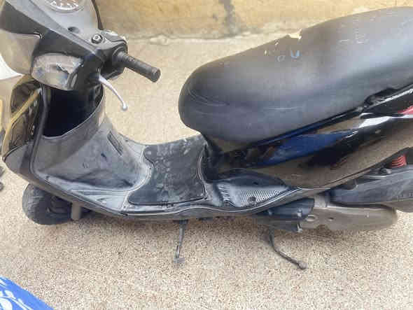 السلام عليكم 
دراجة بريز بغبغاء اسود اللوان
نزلتها رمبا قبل 6 اشهر دراجه كلش نضيفه بس ممغسوله
السعر750 الف وبيها مجال بسيط  الرقم ***********
