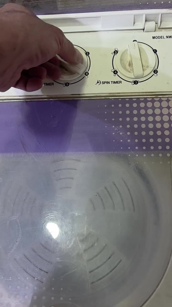 غسالة لبيع السعر ١٠٠الف ***********
