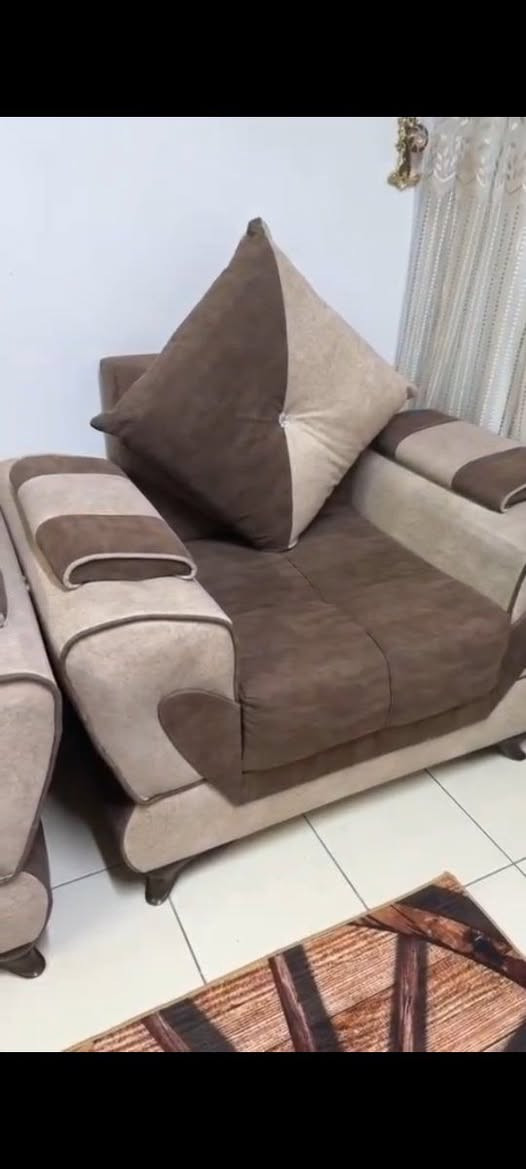 سلام عليكم تخم قنفات 10 مقاعد اخو الجديد شتريته 700 عارضته 350 بسبب سفر لبيع


**إذا كنت صاحب هذا الإعلان وتريد حذفه لأي سبب، رجاءا أرسل رسالة إلى الدعم الفني**
