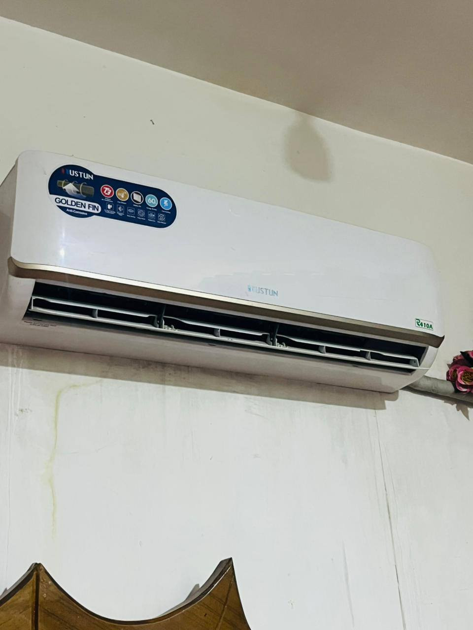سبلت لبيع استعمال موسم واحد فقط نظيف جدااا مكان بابل سياحي سعر 650 وبيه مجال ***********
