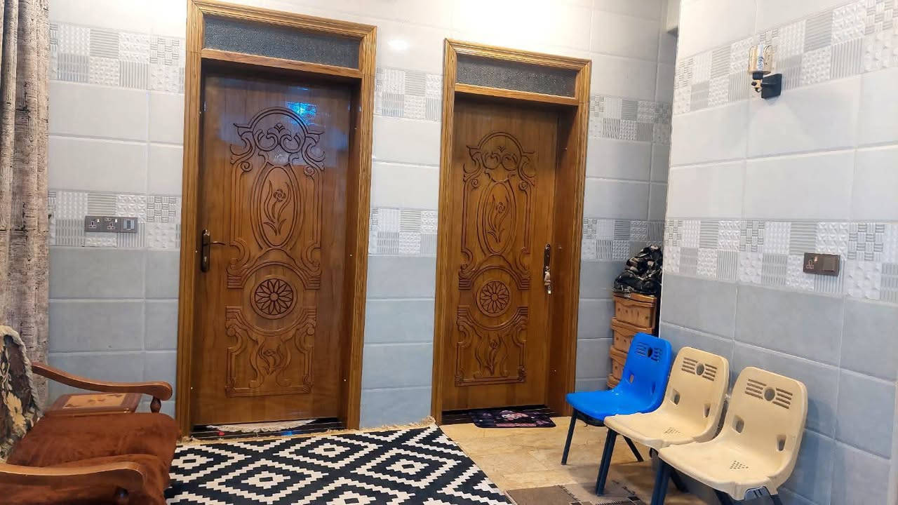 ياالله 
السلام عليكم بيت للبيع المساحه 200متر طابو زراعي سند 25 تحويل مباشر طابقين بناء حديث درجه اولى يحتوي على أربع غرف وصاله وأستقبال ومطبخ وصحيات الطابق الثاني فقط عايز لبخ العنوان كربلاء طويريج حي الرياض على الشارع التلبيط مباشر السعر خاص للأستفسار الأتصال على الارقام الموجوده 
***********
