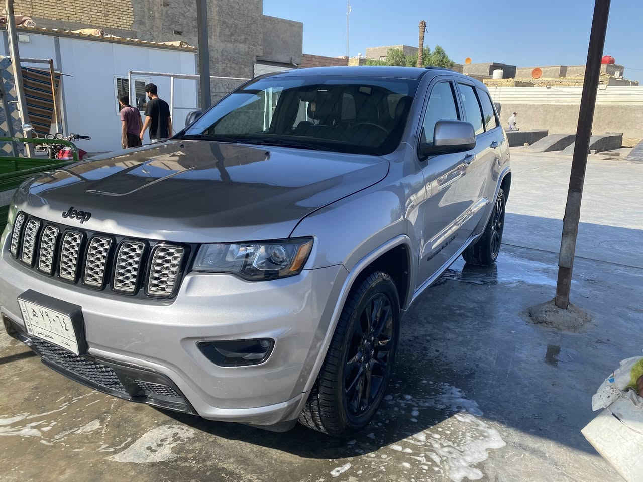 سلام عليكم 
للبيع جيب بلاك توب 2017 ماشيه ٨٤ ميل 
فول موصفات حادثه كلش بسيط جاملغ الأيمن وبنيد 
بدون شاصي باقي سياره كفاله عامه سياره كلشي بي بلادي  مكاني كربلاء طويريج أي استفسار تواصل ع صفحه


**إذا كنت صاحب هذا الإعلان وتريد حذفه لأي سبب، رجاءا أرسل رسالة إلى الدعم الفني**