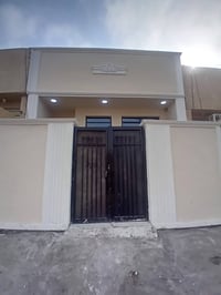 مشتمل حديث • حي حكيم • ١٠٠م