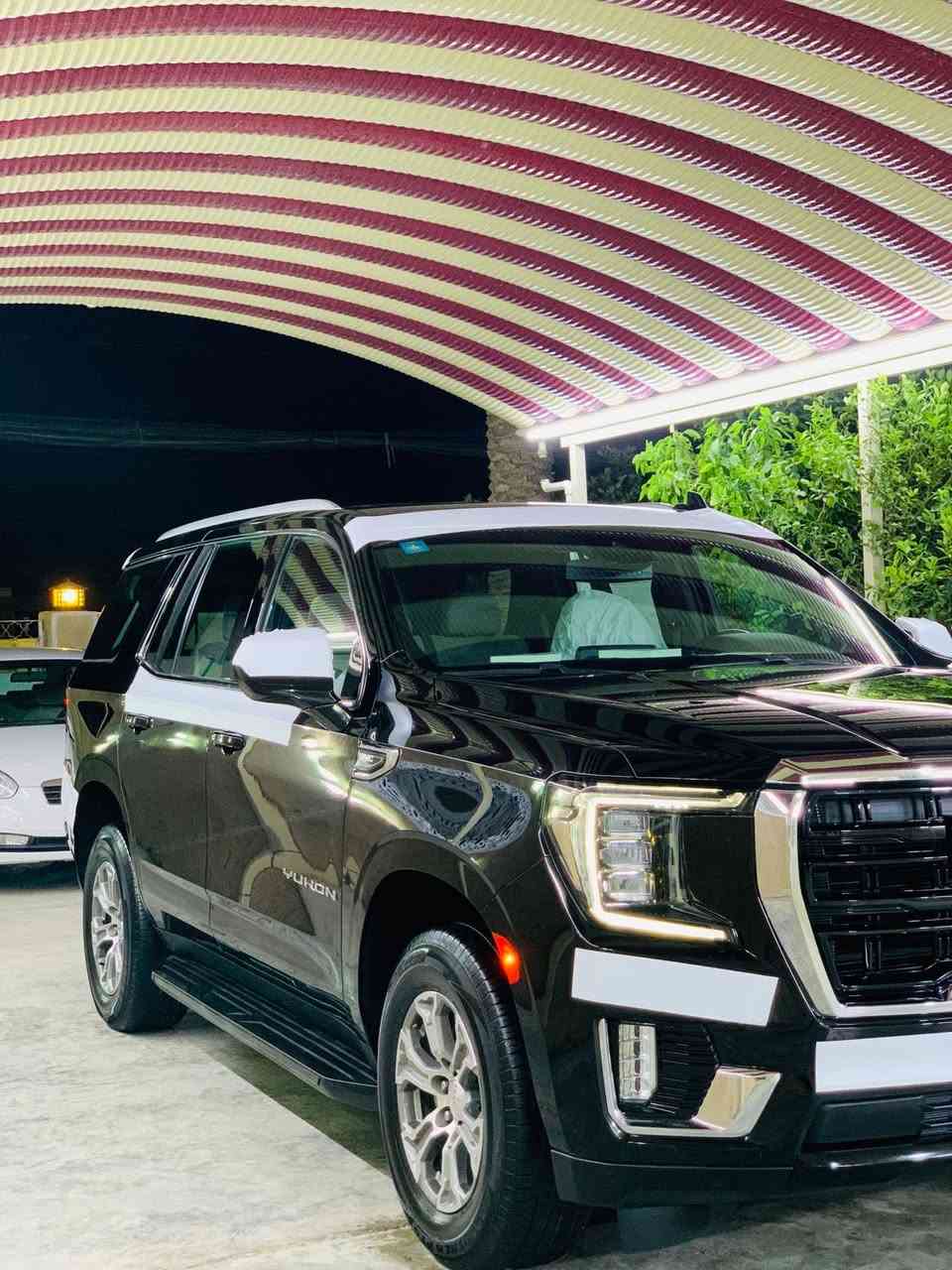 السلام عليكم

بعد التحية والتقدير 

للبيع يوكن SLA

‏GMC YUKON2023

  وكالة المنصور  كفاله عامه من كل شي 

السيارة  بحالة الوكالة رقم بغداد ابسمي 

 المــــــواصـــــفــــات :

- محرك V8. 5/300 

- شاشات مع hdmi

- تبريد ٣ قطع

- وايرلس كاربلاي
داتشو

- مراية كامرة

- كامرات 360 درجة

- حساسات امامية خلفية

- تشغيل واطفاء اوتو

- ثلاجة توصل درجة حرارة سالب ٥

- رادار

- نضام المحافضة على المسار

-
-

- هاندبريك كهربائي

- شاشة عرض معلومات على الجامة

- نقطة عمياء

- نضام مراقبة الدسكات

- نضام مراقبة فلتر الهوا
- 
- مستشعر كشنات خلفية
- 

- تصعيد وتنزيل كراسي الصف الثالث كهرباء

- تشغيل عن بعد

- منافذ تايب سي امامي وخلفي وصف الثالث

- كشنات الوسط تنطوي كهربائي ويدوي

- نضام فتح الصندوق بواسطة القدم

مكان السيارة بغداد
***********
