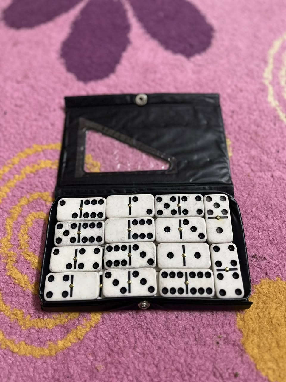 للبيع لعبه شباب دومينو 5الف دينار
شراي تعال خاص 
او خابر ***********☎️📞
