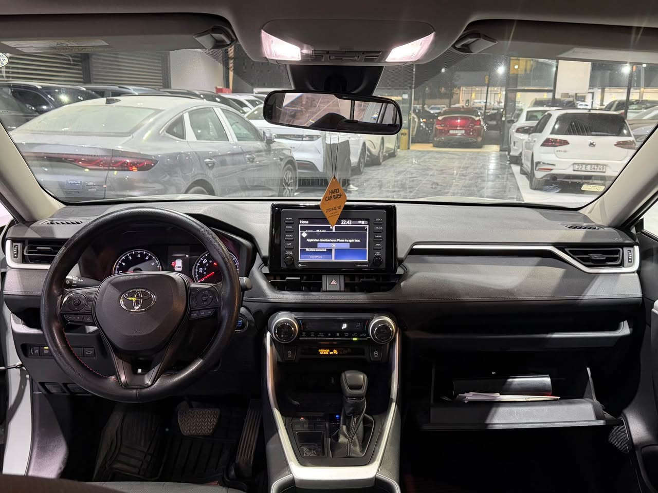 السلام عليكم
 نوع سيارة : تویوتا راف٤
موديل : ٢٠٢٢
لون : سمنتي مرغوب ✅
مواصفات : XLE ((فتحة-كشن كهرباي-شاشة -كاميرا-بلاجكتور-صندوق شفط-تبريد مركزي-خط مسار-تحكمات ستيرن-مرايات رادار))
سيارة وارد امريكي : بدون صبغ ✅
بدون ارباك✅
مكانين تعديل بارد ظربة من خلف
مكان : اربيل شارع ١٠٠ م 
معرض ريبوار سالار
***********
سعر : ٢٤٥ ورقة 
2T3W1RFV8NW190633 أربيل, العراق
