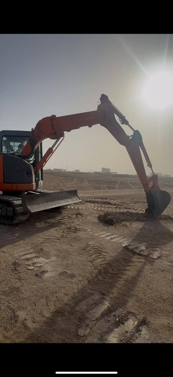 حفار ٧٥ مديل ٢٠١١ بسي بصره رقم دولي دخول جديد مشتغله شهر واحد على ايدي العنوان البصرة أبي أصخير *********** السعر ٢٧٥ ورقه
