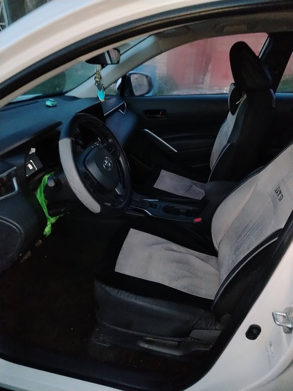 #تخفيضات
متوفرة الآن كورلا كروس 2025 هايبرد

‏🚘COROLLE CROSS HEV 2025

‏📜 اليكم المواصفات 

‏🚘 خليجي

‏🚘 زيرو 

‏🚘 موديل 2025

‏🚘 حجم المحرك 4Cylinder 2.0L 

‏🚘 مرتبط بناقل حركة أوتوماتيك 

‏🚘 بقوة 169 حصان 

‏🚘 مفتاح التشغيل بصمة 

‏🚘 دفع ثنائي FWD 

‏🚘 سلايد روف

‏🚘 اريل نفكيتر 

‏🚘 رادار 

‏🚘لايت هالوجين 

‏🚘 حجم الاطار 215/60R17 

‏🚘 ويل كب 17

‏🚘 4 دسك

‏🚘 حساسات ضغط الاطارات 

‏🚘 اشارة في المرايا الجانبية 

‏🚘 4 جام اوتو

‏🚘 المرايا قابلة للطي 

‏🚘 ماسحة خلفية 

‏🚘 عدد AIR BAG 7

‏🚘 هاند بريك كهرباء 

‏🚘 ا ABS 

‏🚘 دشبول شاشة ديجيتال

‏🚘 مثبت السرعة Cruise 

‏🚘 تحكمات مقود

‏🚘 ا Bluetooth / USB 

‏🚘 مخرج منفذ الطاقة 

‏🚘 فحص نظام السيارة 

‏🚘 تتسع المقصورة ل 5 ركاب

‏🚘 المقاعد مخمل 

‏🚘  مثبت مقعد الطفل ISOFIX 

‏🚘 تبريد شاشة 

‏🚘 قطعتين تبريد

‏🚘 أوتو هولد Auto Hold 

‏🚘 نظام تحديد المسار 

‏🚘 نظام مانع الانزلاق 

‏🚘 تطعيم الدواخل ألمنيوم 

‏

‏أبعاد ومقاسات السيارة

‏الطول    446  cm     

‏العرض   183  cm

‏الارتفاع  162  cm

ــــــــــــــــــــــــــــــــــــــــ ــــــــــــــــــــــــ

👈 ماشيه ١٦ الف

سعر ١٦٥


**إذا كنت صاحب هذا الإعلان وتريد حذفه لأي سبب، رجاءا أرسل رسالة إلى الدعم الفني**