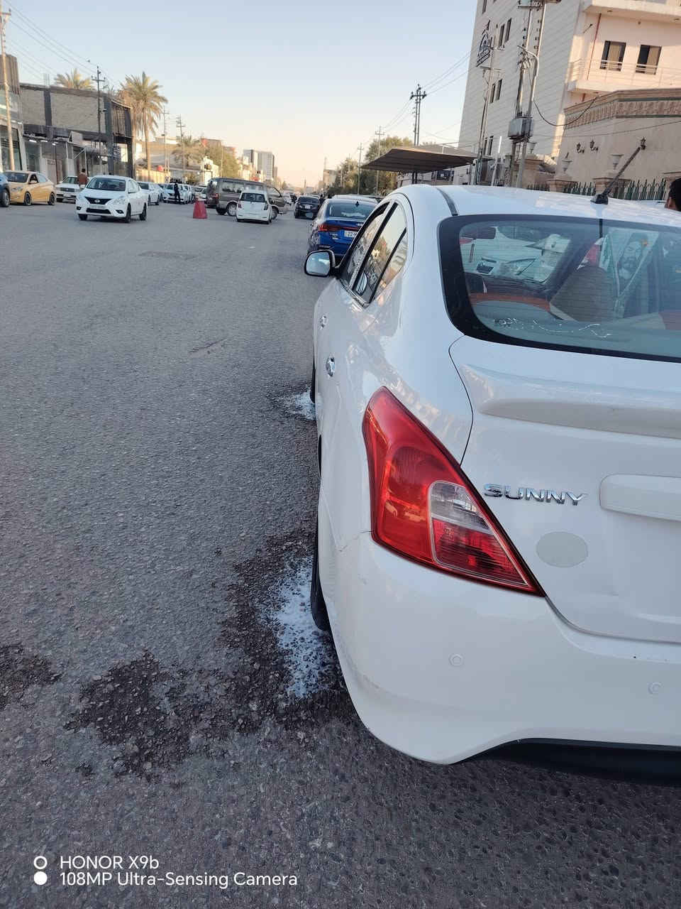 السلام عليكم نيسان صني موديل 20 كير مكينه تبريد سنويه ماساقطه باسم شركه بيه بارد بالباب وشويه بالجاملغ الأمامي سعره 103 وبيه مجال مكاني نجف للاتصال  ***********
