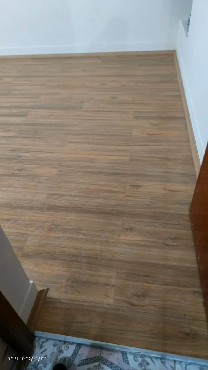 أرضية بيتك هي أساس فخامته.. خليها بلمسة هندسية! 🏠✨
​يا أهلنا بالأنبار العزيزة.. من الرمادي للفلوجة وكل نواعير الغربية..
​تريد تغير أرضية بيتك أو مكتبك بباركيه خشب وما تعرف منين تبدي؟ خايف من مشاكل الرطوبة أو التبويط مستقبلاً؟
​وياكم المهندس ، اختصاصنا تطبيق وفرش كافة أنواع الأرضيات الباركيه (الخشبية) بأعلى معايير الدقة والهندسة. إحنا ما نطبق خشب وبس، إحنا نسلمك لوحة فنية:
​✅ شغل هندسي: وزن الأرضية بالميزان الليزري لضمان استقامة 100%.
✅ خبرة فنية: معالجة الرطوبة والصبة الخشنة قبل البدء لضمان عمر أطول للباركيه.
✅ دقة بالتنفيذ: قصات زوايا وحجول (سكلوات) نظيفة ومخفية، بدون فراغات أو عيوب.
✅ سرعة ونظافة: نخلص شغلك بأسرع وقت وبأقل إزعاج، ونترك المكان يلمع.
​ليش تختارنا؟
لأن المهندس يعرف قيمة المادة اللي تشتريها، ويحافظلك عليها من الهدر والضياع.
​📍 خدماتنا تغطي كافة أقضاء محافظة الأنبار.
​📞 للاستفسار والحجز أو لطلب استشارة (مجانية) بخصوص المساحات والنوعيات:
[***********]
أو راسلونا على الخاص.. وحاضرين لأي استفسار.
