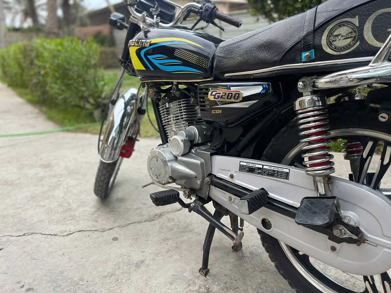 سلام عليكم  للبيع موديل 23 مكينه ممفتوحه اوراق موجوده شلعه معدل دراجه مرتبه السعر 600 ولشراي ياخذ عيوني يتفضل خاص واني خادم المكان محموديه .
***********
