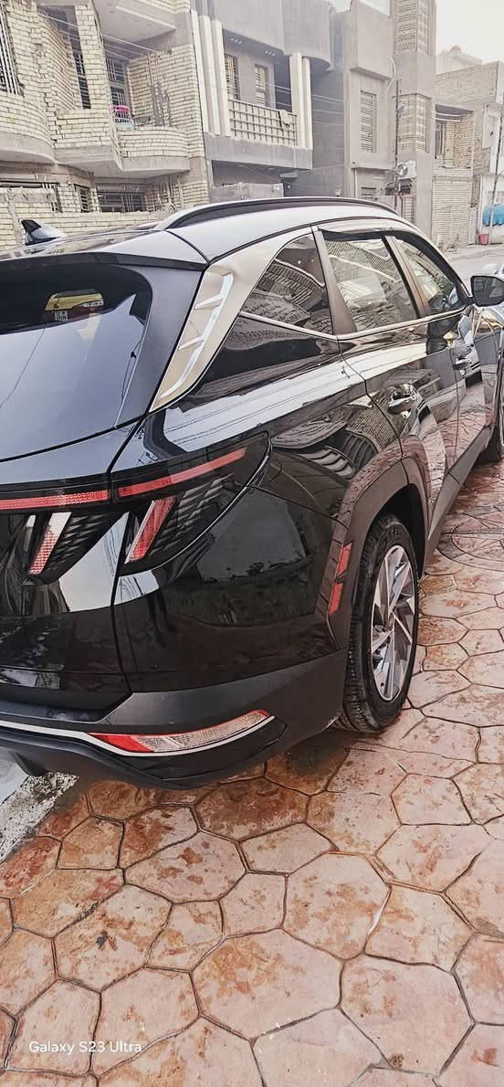 السلام عليكم 
 بيع او مراوس بتوسان موديل ٢٤ او ٢٥ لون أبيض تحديدا 

توسان وارد أمريكي حادث بسيط موديل  2023   
ماشية  34 الف مايل 
محرك 2500 GDi  
الحادث مرفوق بالصور 
السيارة فول ماعدا البنوراما والكشنات مخمل ومفصللها كشنات وارضية جلد 
بصمة عدد 2
شاشة كبيرة تدعم كار بلي 
سايد بريك بصمة
تدفئة تبريد قطعتين
تدفئة كشنات 
كشن السائق كهربائي 
تشغيل عن بعد 
صندوق كهرباء 
رادار خلفي وامامي 
كامرة خلفية دوارة 
انضمة قيادة 
 لايت زنون 
شاحن وايرلس 
ايرباك استيرن فقط
تحديد مسار 
اشاير بالمري 
اشارة ترحيب عند الاقتراب 
تو ويل المرغوب 
السيارة بأسمي تحويل ثاني يوم للمشتري
 السعر  198 ورقة وبيها مجال 
المكان بغداد 
الإتصال على هذا الرقم ***********
