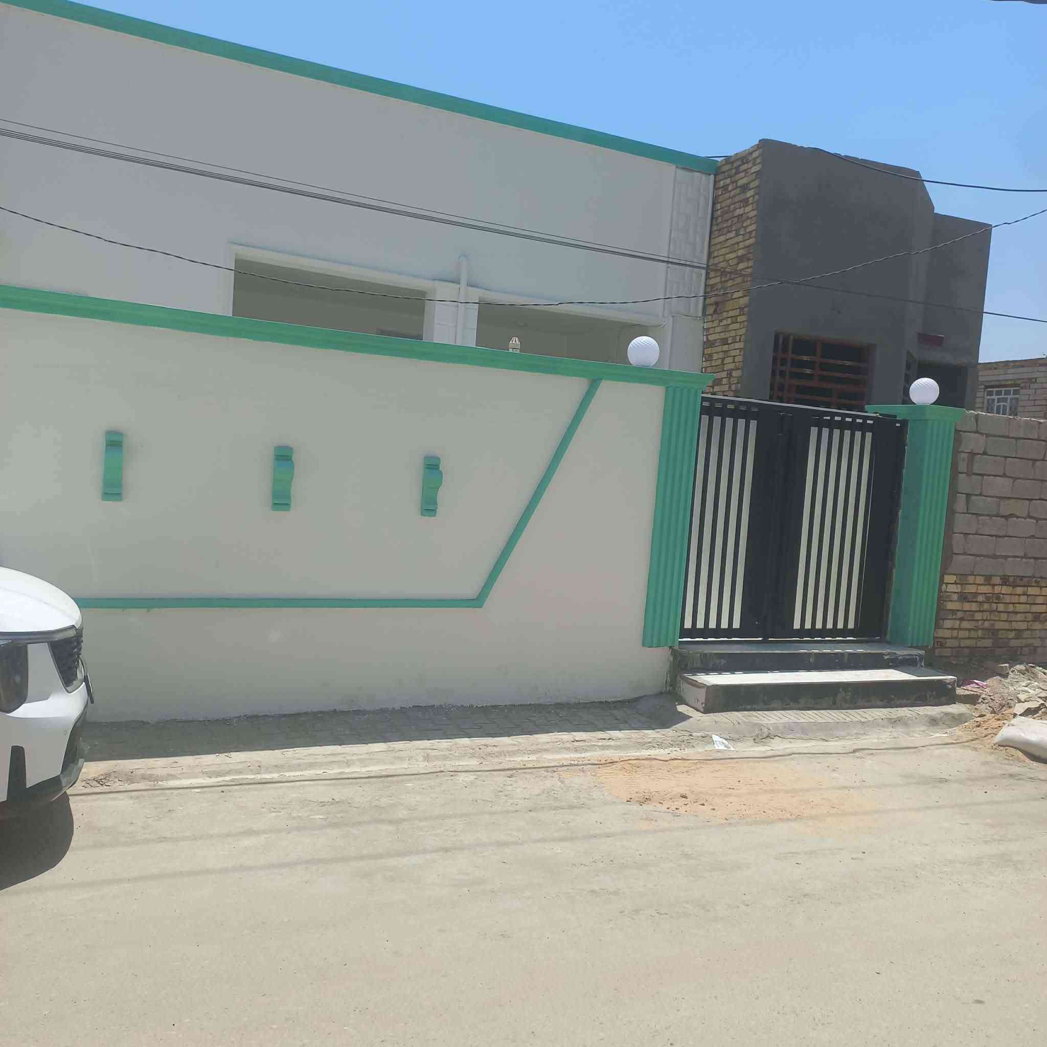 بيت للبيع حي الأمين غير مسكون بناء
بناء جديد مساحته ٢١٥ للاستفسار ***********
***********
