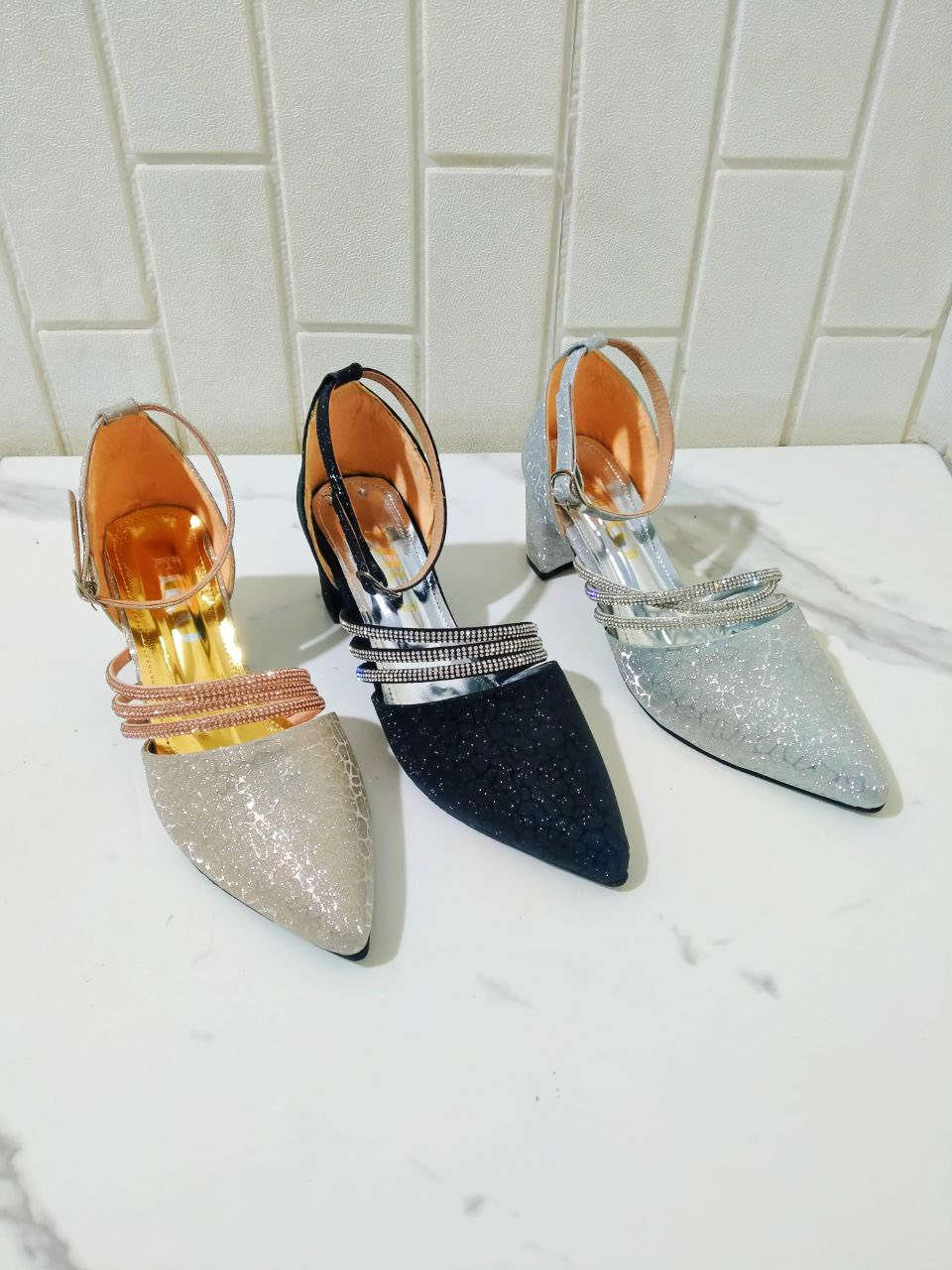 هيلز حريمي شيك جداً🥺
مقاسات ٣٧ الي ٤١ الكرتونه ١٥ جوز🥵

لينك جروب  الواتسابً🤍
https://chat.whatsapp.com/L1G3Li2QZ5pCrUnzZKry5k

لينك جروب  الفيسبوك✨📩

https://www.facebook.com/groups/709945777295077/?ref=share_group_link

لينك التيلجرام🔥⚠️
https://t.me/+sTxfTvBq3qtlN2Q0


**إذا كنت صاحب هذا الإعلان وتريد حذفه لأي سبب، رجاءا أرسل رسالة إلى الدعم الفني**