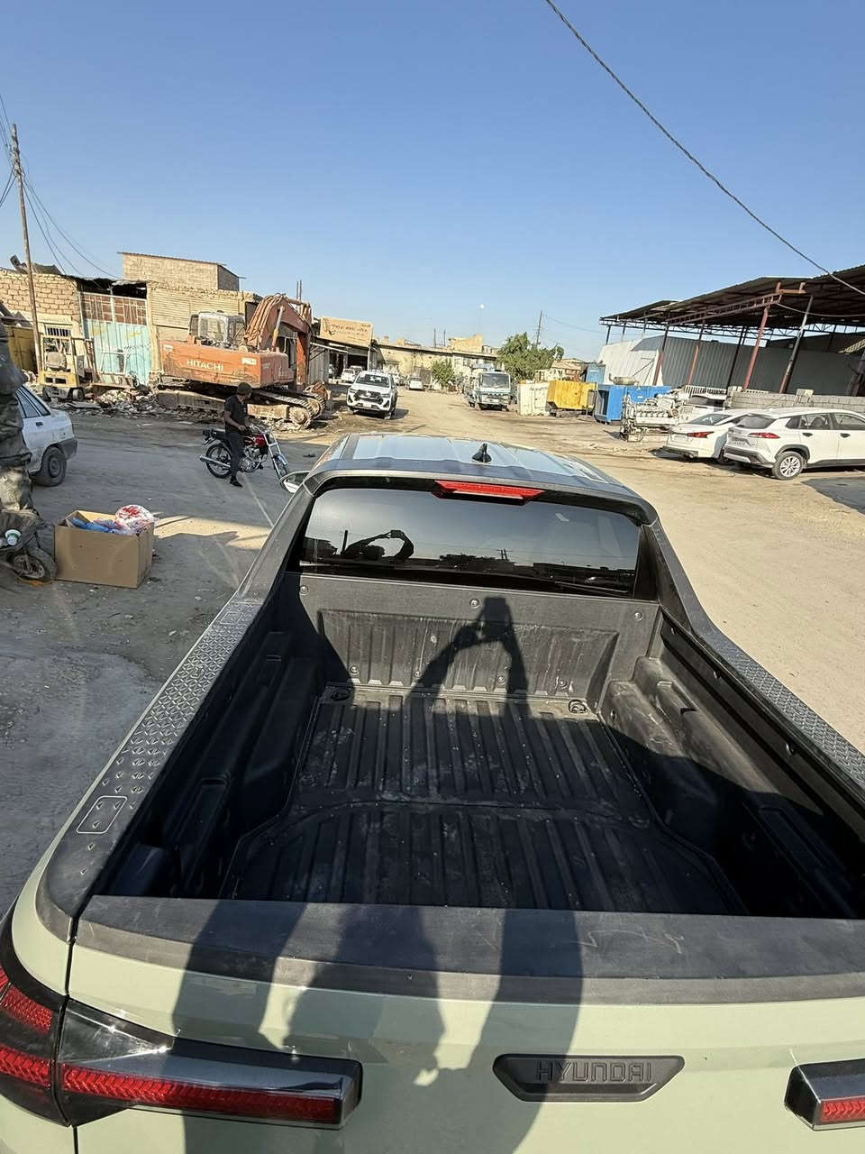 السلام عليكم للبيع سنتا كروز 2024 حادث موضح بلصور السيارة زيرو ماشية 2000 وحادث خفيف للبيع فقط بدون مراوس فول مواصفات ما عدا الفتحةوالسيارة  فور ويل  ورادارات وبيها بعد هواي مواصفات السيارة موجودة في كربلاء بدون رقم بسعر مناسب***********
