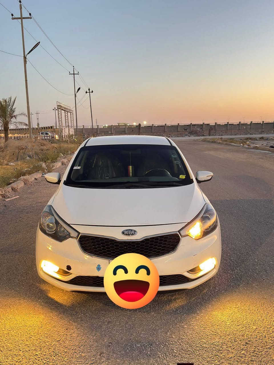 السلام عليكم للبيع سيراتو موديل 2015 رقم اربيل مكفوله من ضربه بيها بارد وبيها شبر شويه صبع بين الباب ولجاملغ ولباقي كفاله عامه كفاله كير مكين حداديه تبريد كله كله نضيف سعر 100بيها مجال مكان نجف للتواصل ***********
