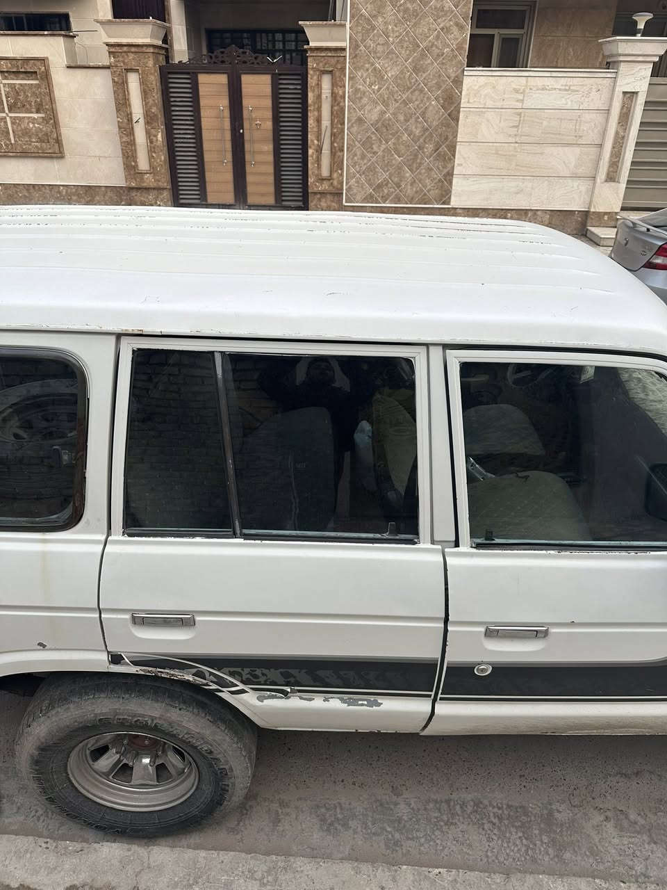 السلام عليكم الاندكروز موديل. 1989.
كير محرك بطه
سياره مصبوغه حزام. جماليه
 ملاحضه. سياره بيهه صوت ب لمكينه 
سعر 35.  رقم بغداد ب اسمي. 

مكاني بغداد ***********
