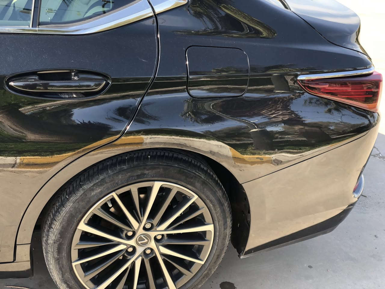 lexus luxury es350
2022
ماشي 24 الف كيلومتر  
مواصفات امريكي
جاملغ وراء جهة سايق  بارد 
دعامية وراء مبدلة 
رقم شاصي موجود
سعر 350$ مجال بسيط
***********☎️
مكان سيارة  قظاء :كلار
