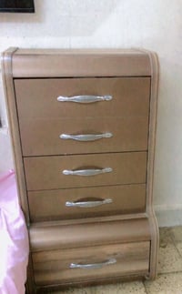 غرفه نوم تركي نظيفه للبيع السعر 400 وبيها مجال مكان الاعظميه غير متواج...