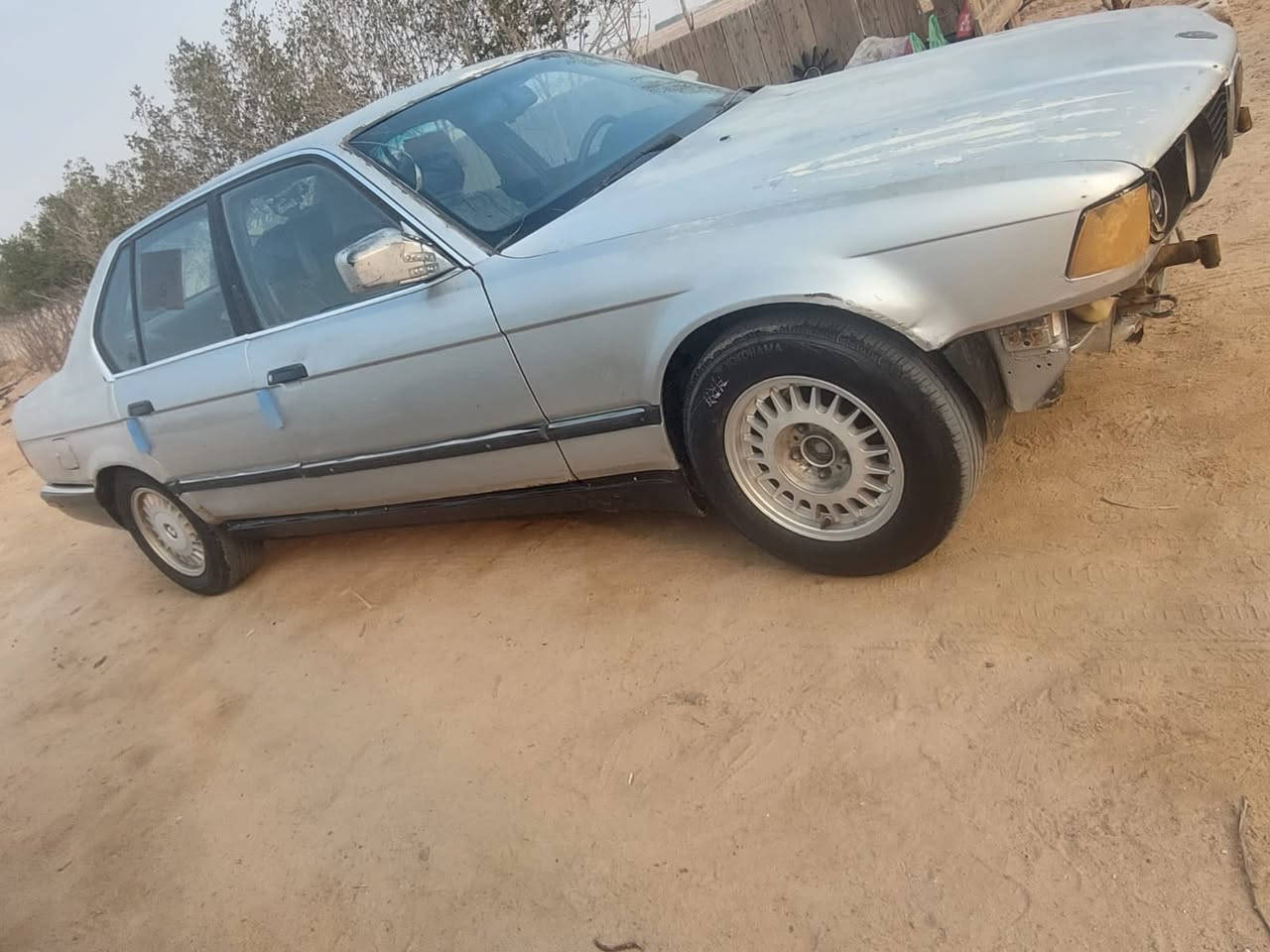 السلام عليكم خوان بي ام ٧٣٥ للبيع رقم بصره ألماني  موديل ٩٢مكانها بصره مكفوله من الصبغ والضربه كير محرك اكسل بالكارتون حداده كلش حلوه غرفه جديده سياره بلاد عظمتها تخبل لايت زنون كهربائياتهاكلها شغاله دعاميه كدام مابيها وسنويتها ضايعه بيها كتاب فقدان كامل حتى من المرور سعر ٢٧ موسعرها بس مستعجل علبيع مداور ثاني يوم 
***********
***********
