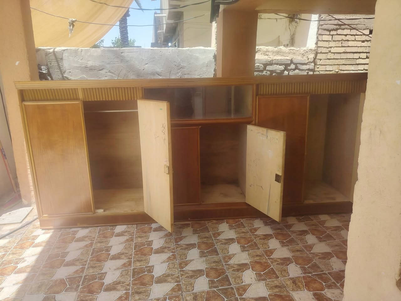 بوفيه ٣متر مستخدمه نضيفه *********** واتساب أو خاص
