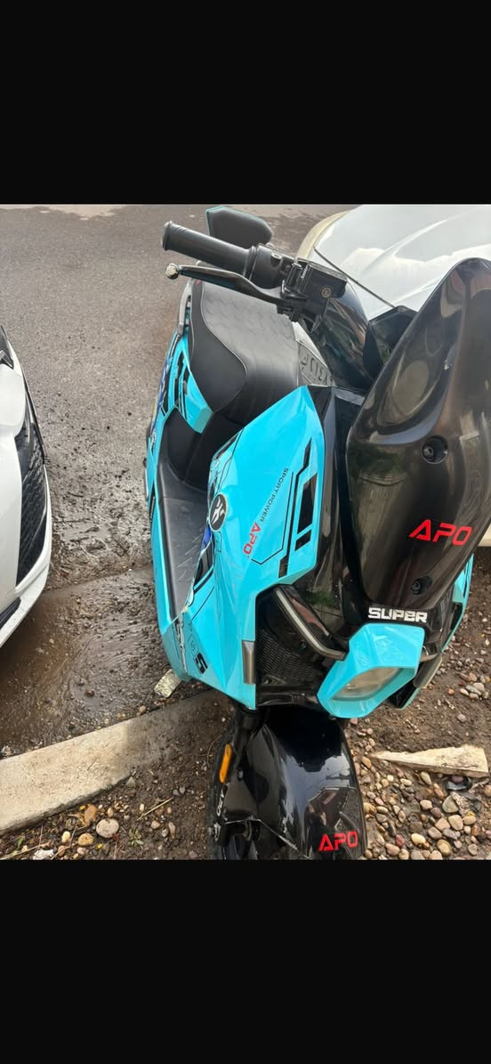 السلام عليكم دراجه سوبر Apo مديل 2024 ملف 2000 بطاريه ليثيوم 30V سرعتها 85حقيق زنون عالي ناصي رماش بيها 3نمر الثالثه سوبرت شلعه قويه اتمشي من70 الى 75 كيلو متر بشحنه الوحده ***********
