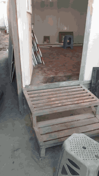 سلام عليكم كرفان للبيع 4×7
نضيف نضافه 95%
بغداد الشعب 
سعره.  3750  قفله
***********
