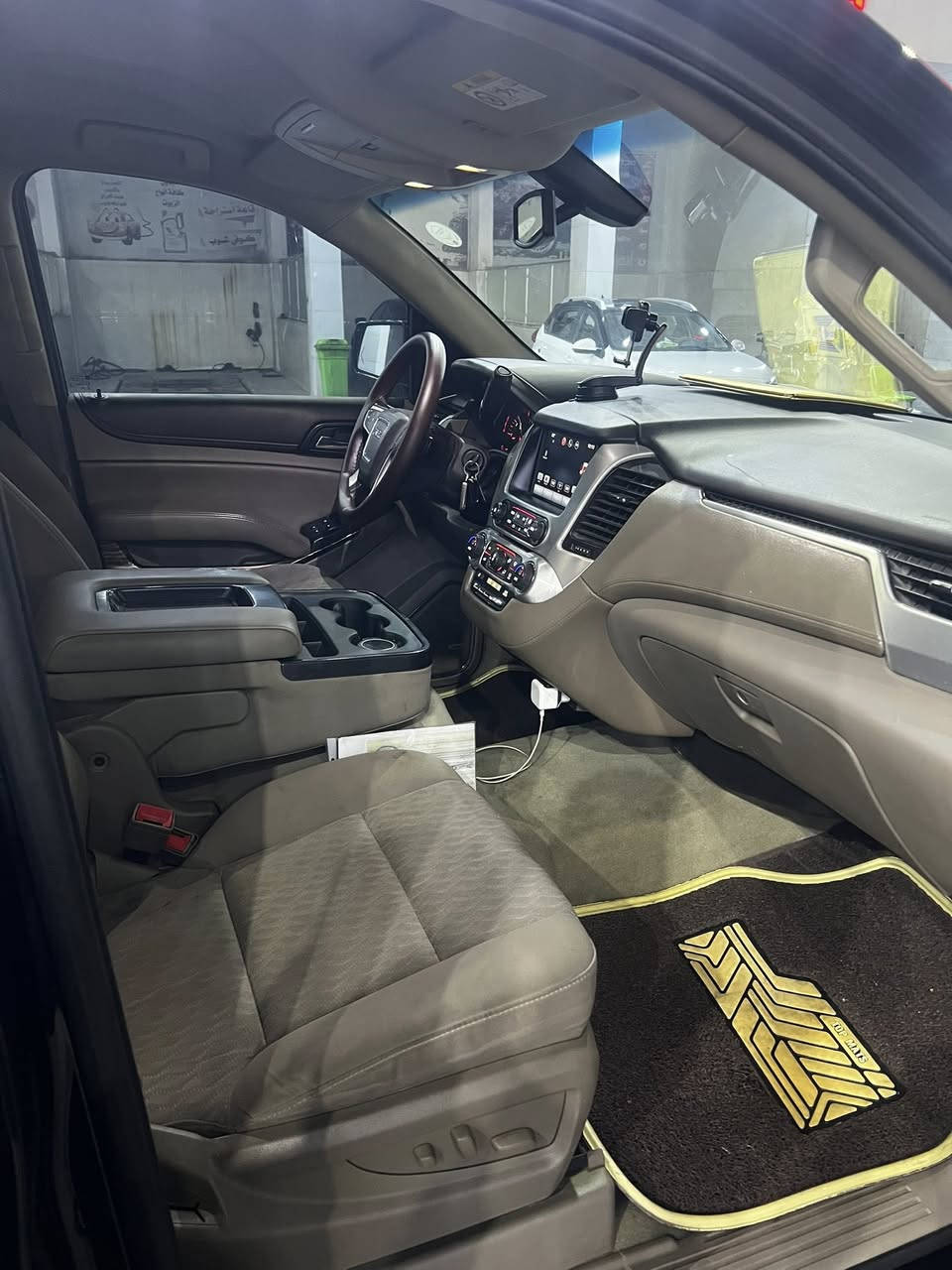 السلام عليكم جمسي GMCموديل 17 كفالة عامه خليجي السنوية بأسمي  كفاله عامه من ضربه سعر 340وبيها مجال قليل رقم ***********
