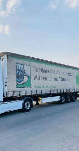 السلام عليكم عربانه كرونه مديل 2005تخم تاير محجر ارتفاع متر ونص تقريباً رقم دهوك سنوه للعربانه وحده 
دنكير علاك السعر 85بيه مجال حك الجيه للستفسار 
التصال عل رقم ***********
