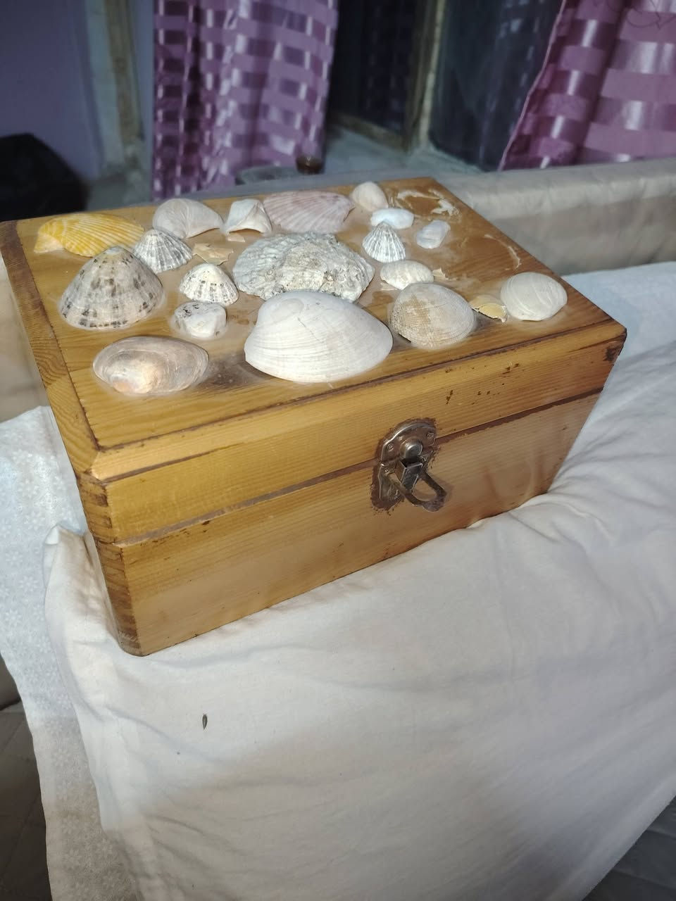 السلام عليكم عندي صندوق خشب انتيكا لبيع


**إذا كنت صاحب هذا الإعلان وتريد حذفه لأي سبب، رجاءا أرسل رسالة إلى الدعم الفني**